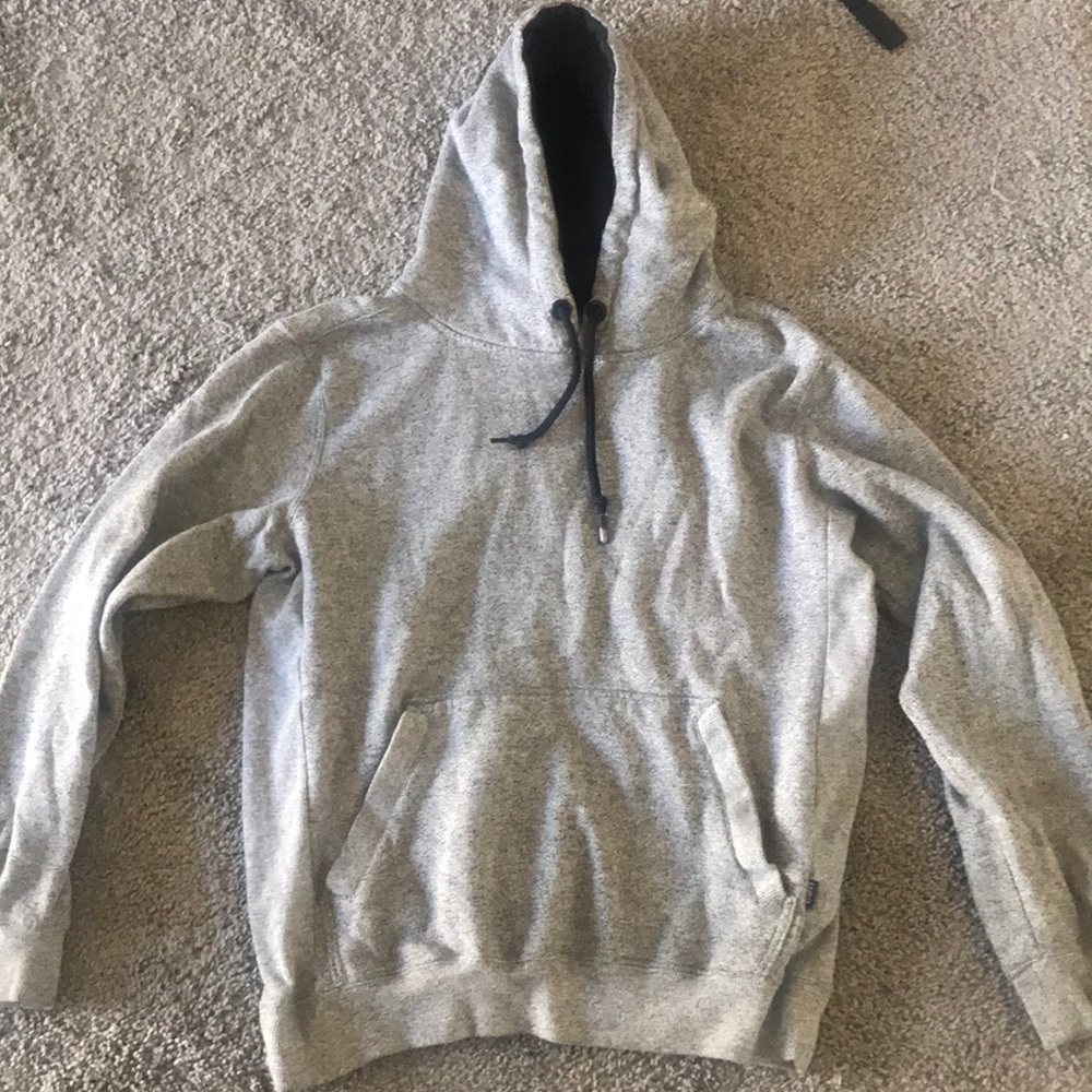 Men’s grey sweatshirt
